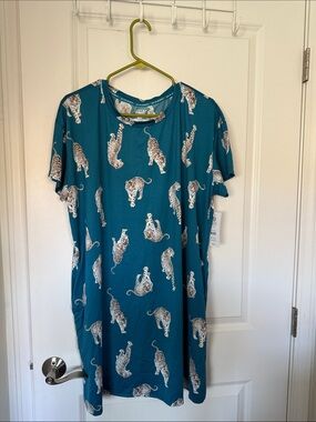 Teal Tiger Print Short Sleeve Nightgown